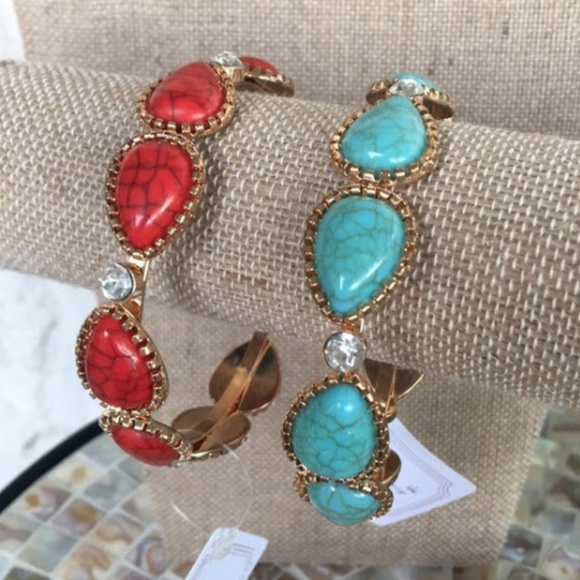 Set of 2 faux turquoise bracelet w/rhinestones - Picture 2 of 4